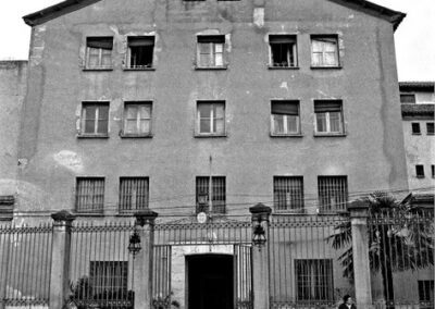 Fachada de la prisión de mujeres de Alcalá de Henares. 15/01/1970. Agencia EFE.